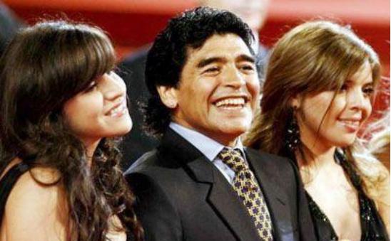 球王马拉多纳历任女友,球王马拉多纳的一生