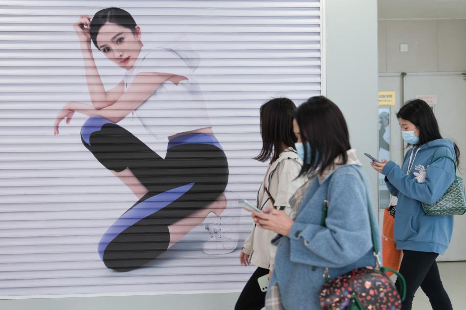 唯品会的衣服为什么又贵又难看,唯品会为什么有同款不同牌的服装