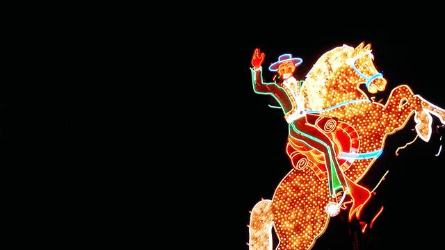 tclq10h电视玩ps5够用吗,tclq10hminiled大屏电视