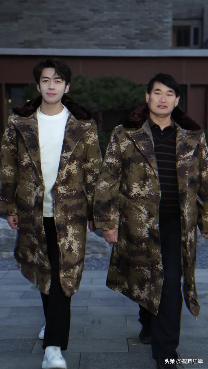 董先生和大衣哥直播间多少人,大衣哥临颍演出直播