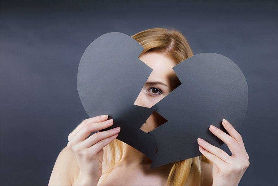 50岁大爷与小女友交往,多次被下药,事后:求放过,实在受不了。