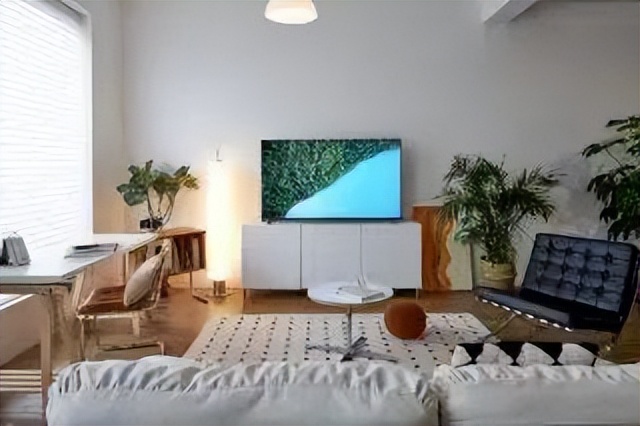 海信发布全球首款8kpro双屏电视,海信电视如何破局