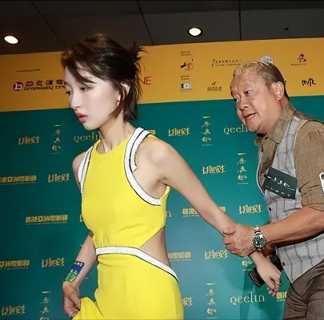 三金影后周冬雨明星评价,三金影后霸凌