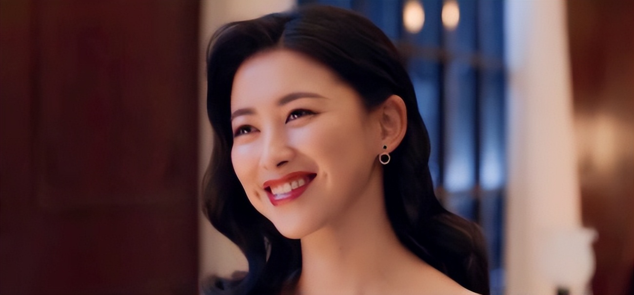 朱珠：迷倒世界顶级富豪，收服“帮派最狂太子”，却下嫁美术老师