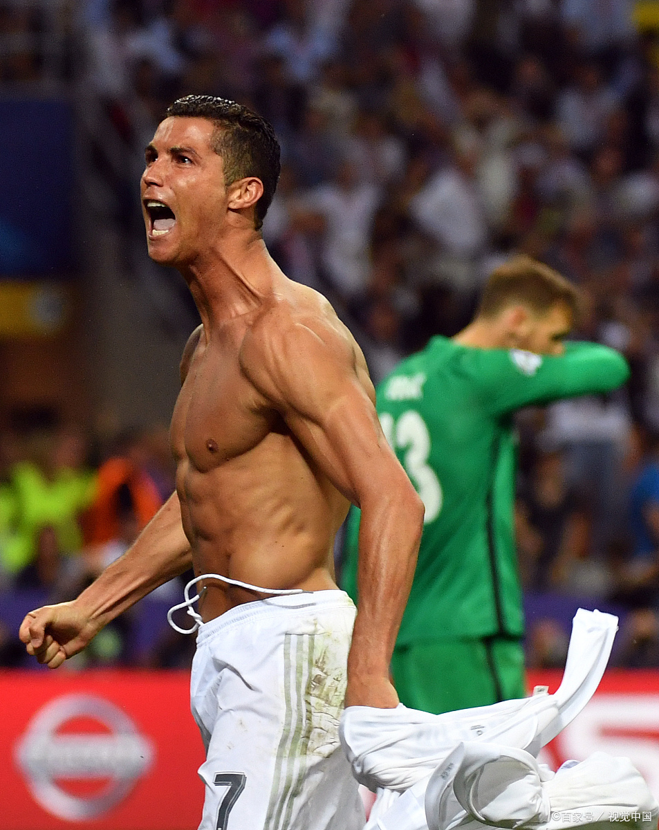 梅西和c罗的足球争霸,梅西和c罗球场相遇