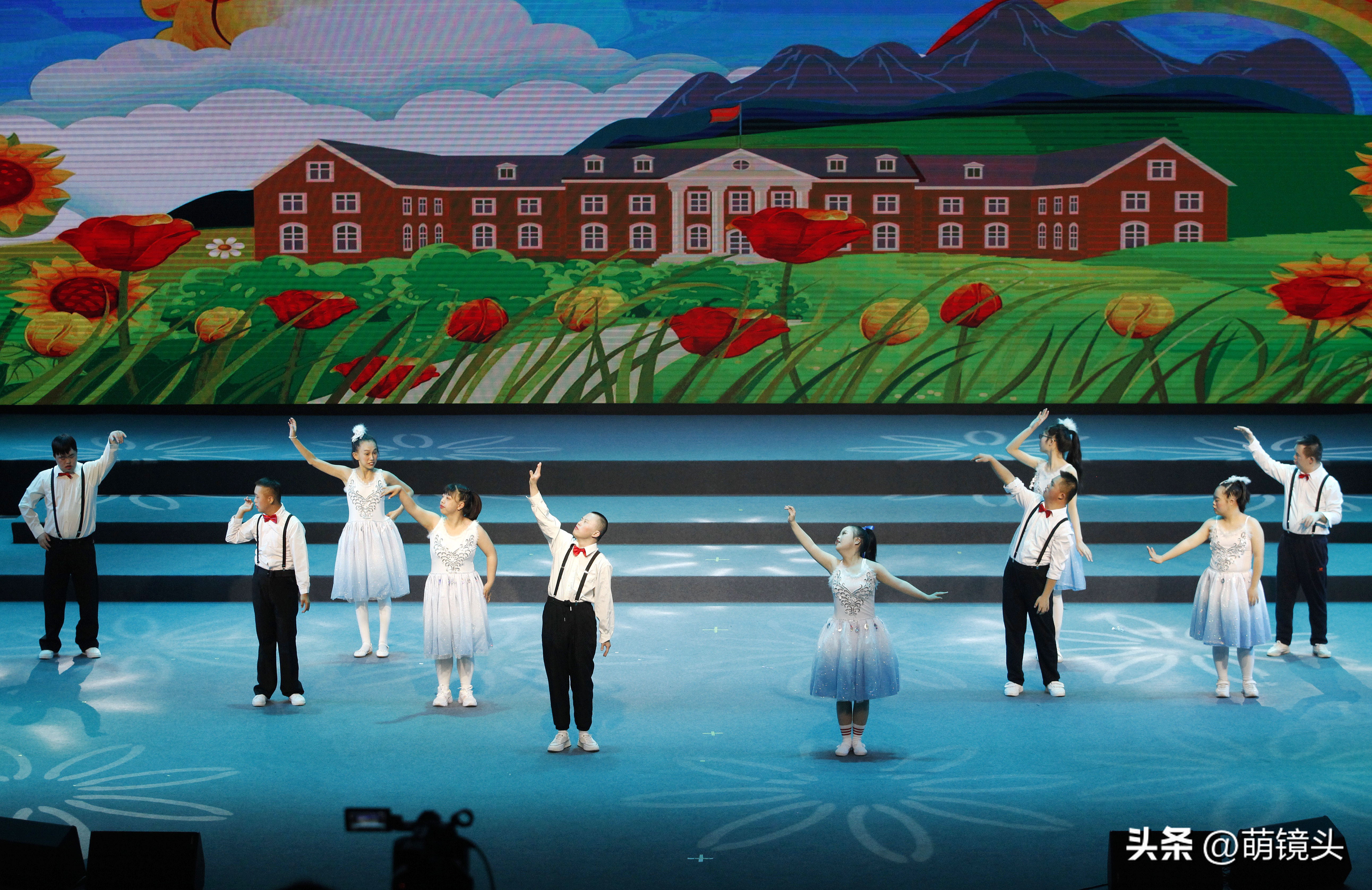 “特奥万里行我们都是好朋友·融合艺术汇”演出活动在西安举行