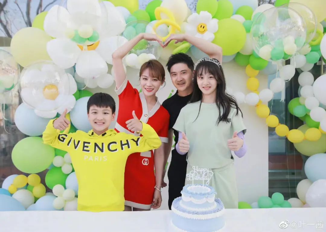 被时代洪流裹挟年轻人,被流量裹挟