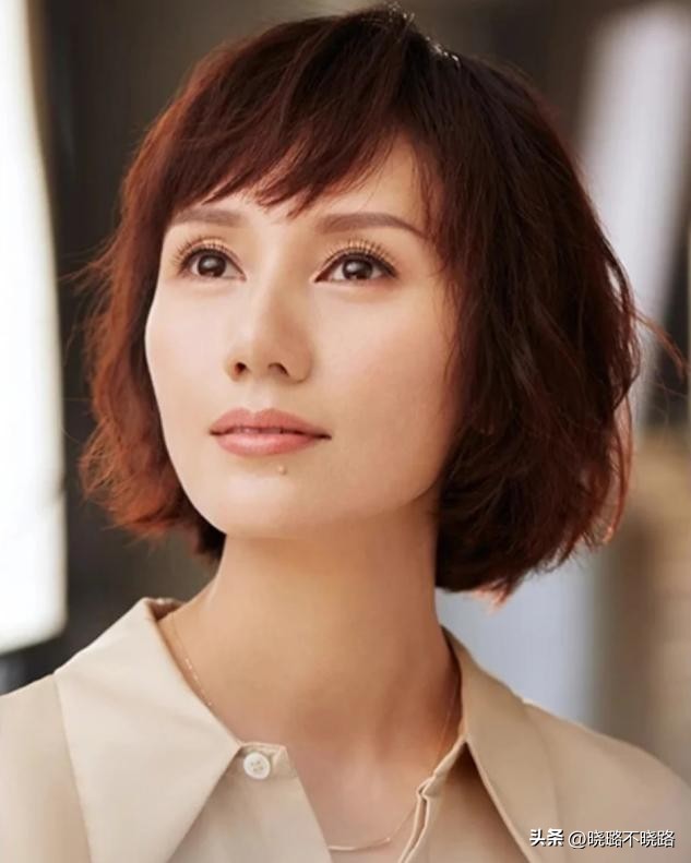 袁泉现在短发发型图片,袁泉的长发和短发照片