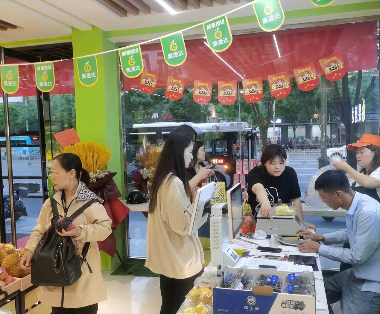 新手开水果店的流程和渠道,开水果店前期需要做什么