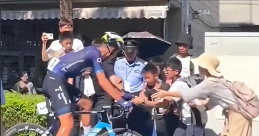 男子吃下10厘米螺丝刀杆，强忍腹痛4月，如今竟然活得好好的！