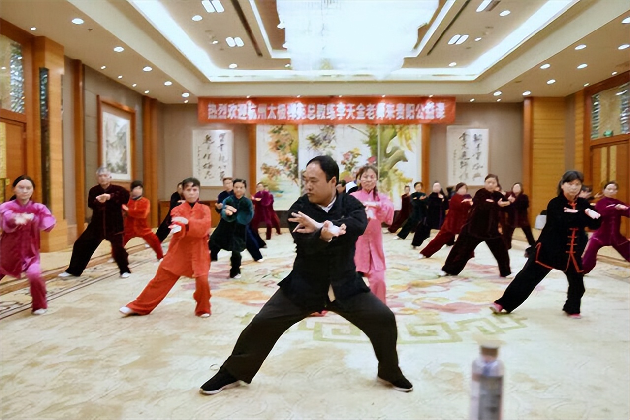 马云保镖徒手能打几个人,马云最能打的保镖