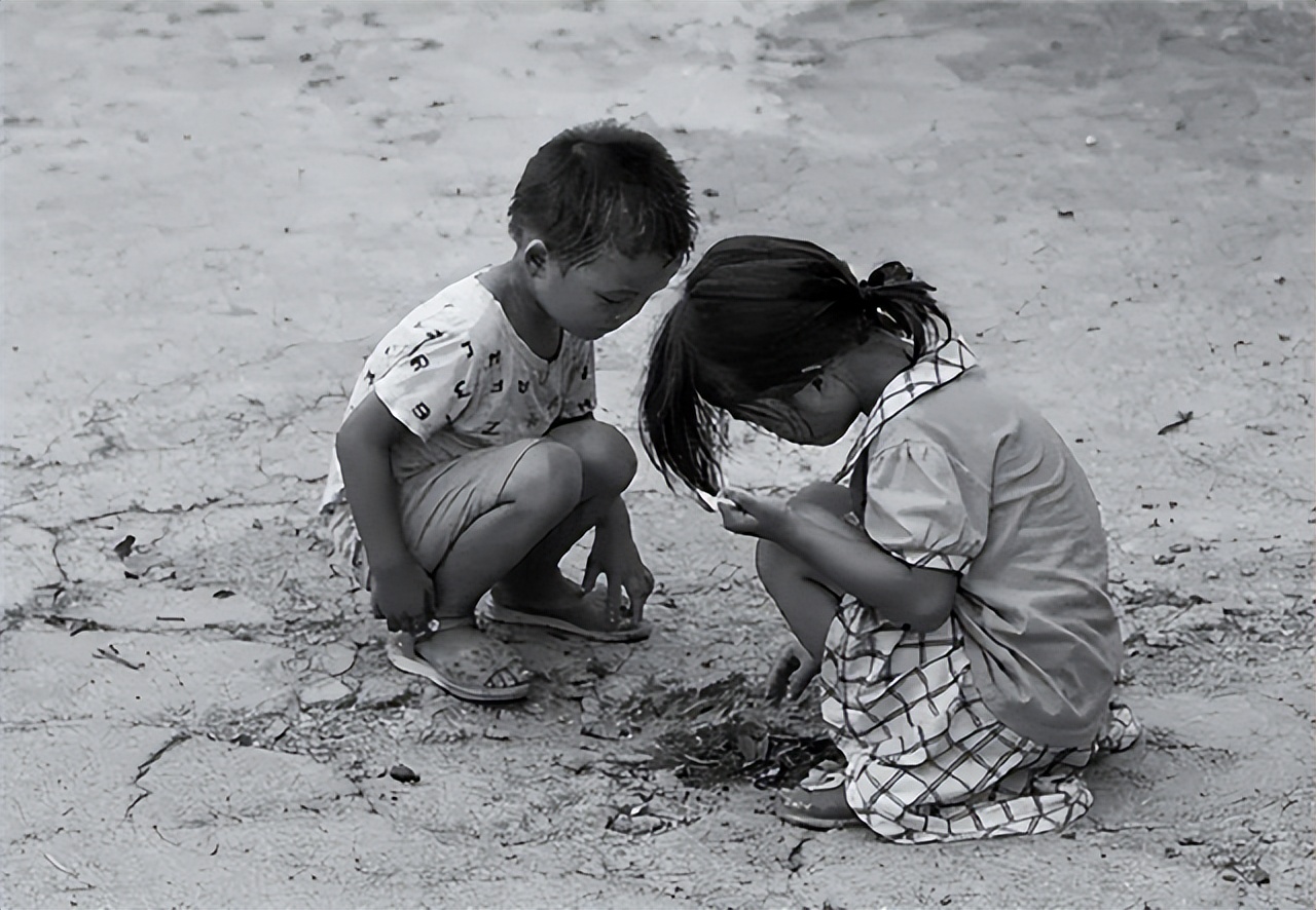 四川走失33年男孩和父母相认,寻人节目四川8岁男孩丢失40年