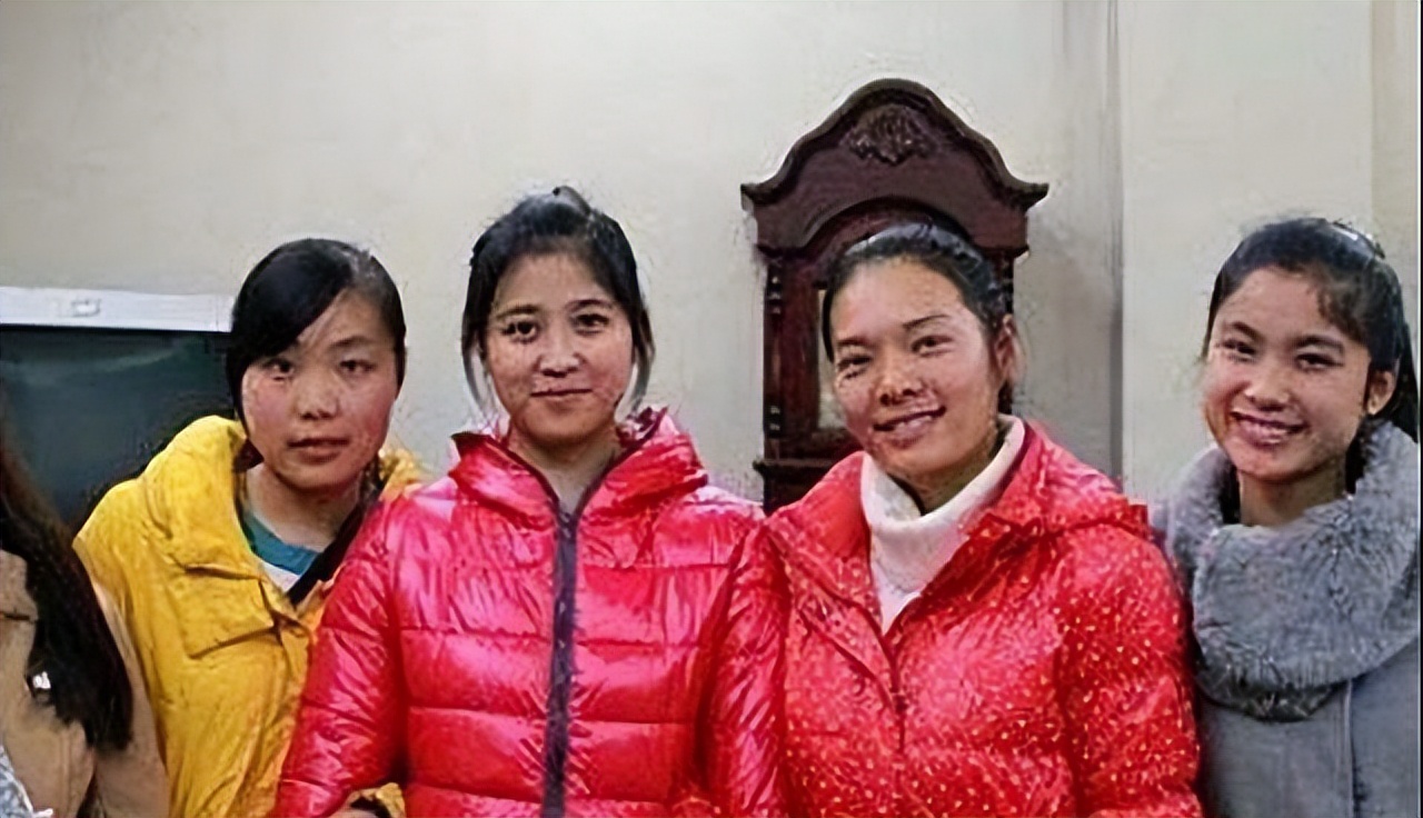 1990年重庆一光棍捡到女弃婴,54岁老汉25年前捡一女弃婴故事