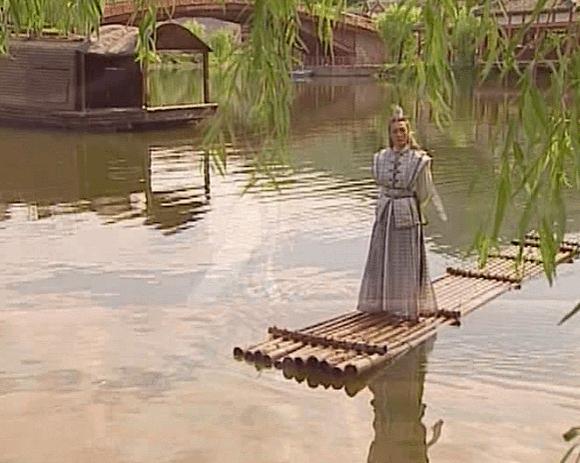 走路像街溜子就别尬演贵公子,8位男星告诉你,什么才是矜贵优雅