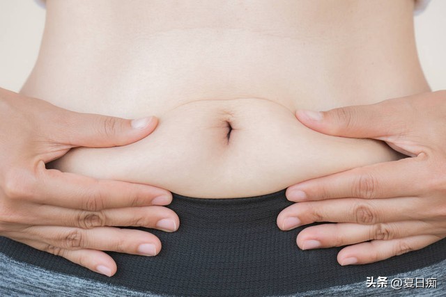 突然发现“小”这个字很有意思,既能夸人又能骂人