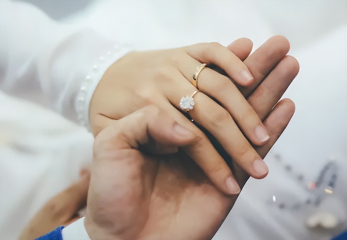 一生只能定制一枚的dr钻戒多少钱,一生只能定制一枚的dr钻戒七夕