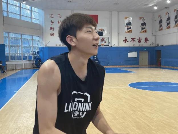 首钢范子铭男篮最新信息,新疆男篮对广东男篮范子铭