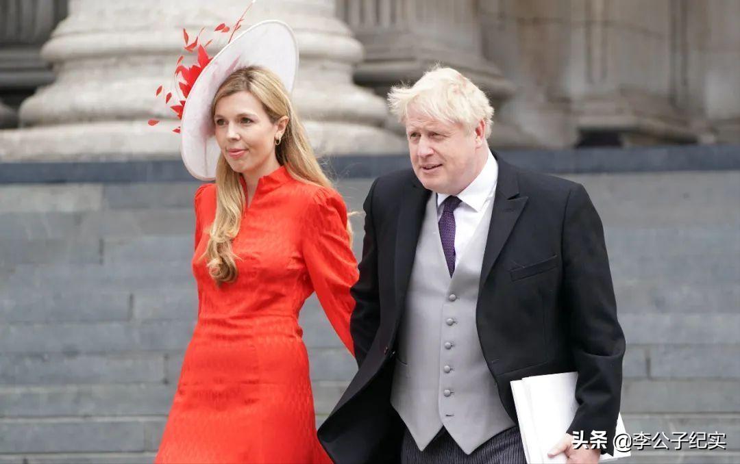 英国首相辞职日本首相被杀,英国首相宣布辞职后首次公开露面