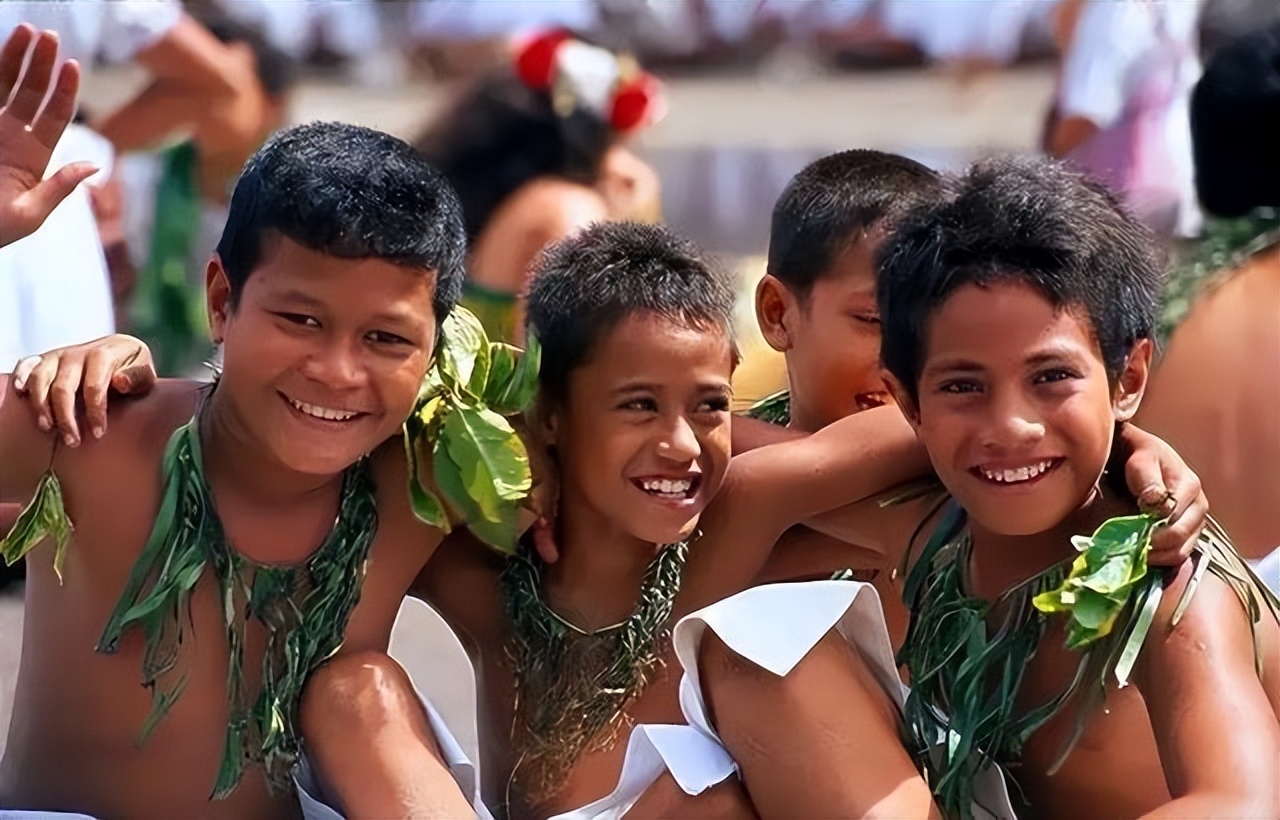 传统的萨摩亚人的房子,萨摩亚民族有多强壮