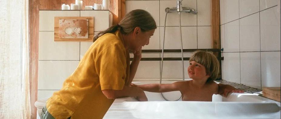 “妈妈,你那里为什么会有毛毛?”这位妈妈的回答亮了