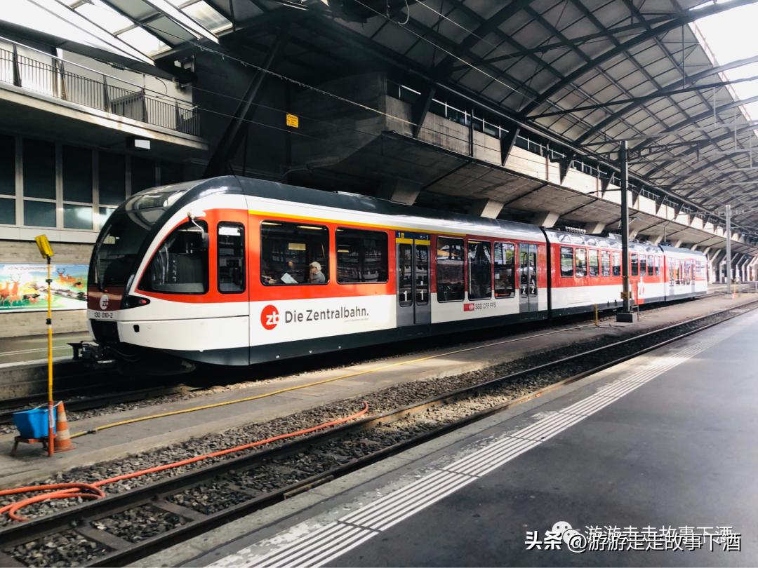 欧洲瑞士旅游线路,卢塞恩金色山口观光火车