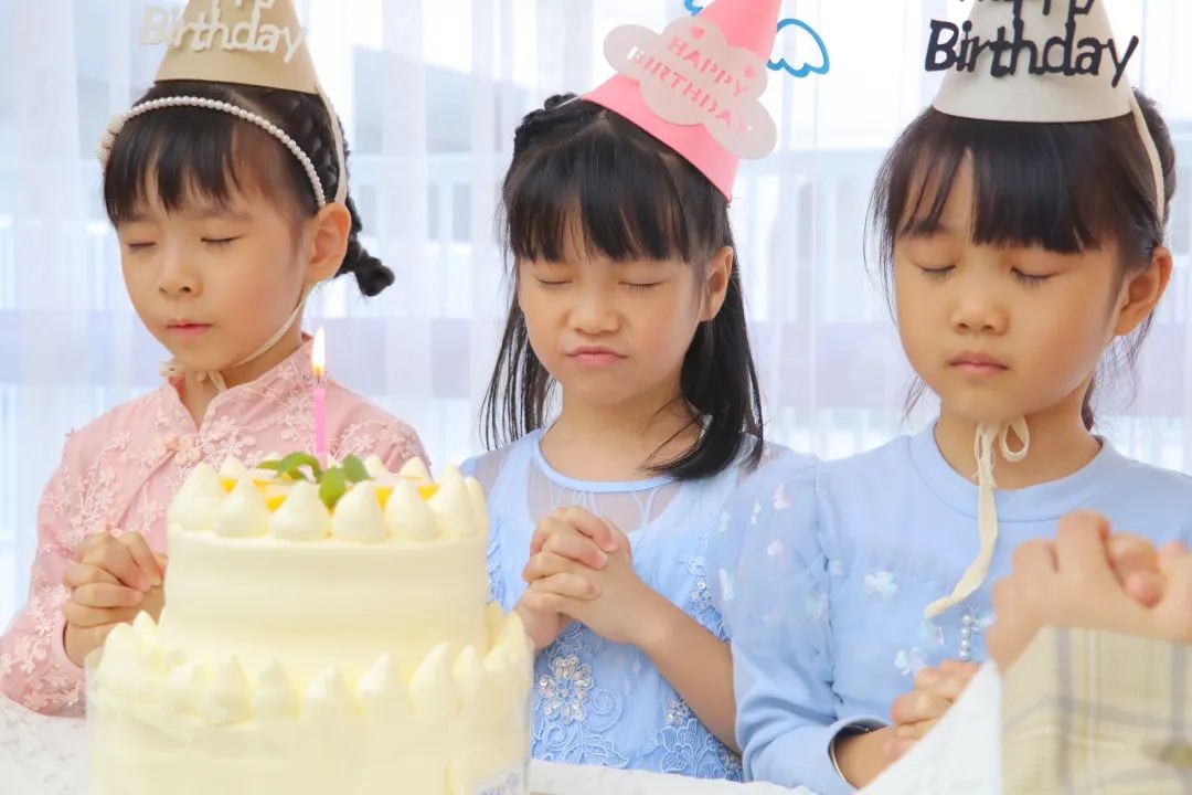 蒙氏幼儿园生日会,蒙氏幼儿园周年庆