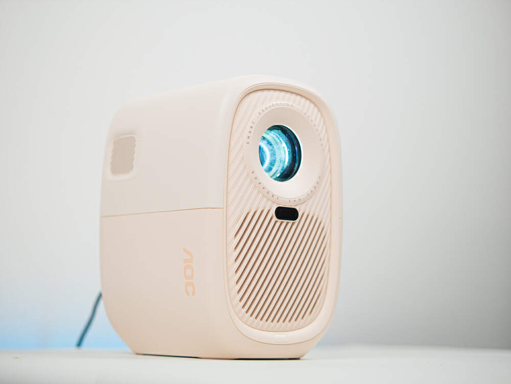 aoc智能投影仪a1max真实亮度测评,aoca1真实亮度