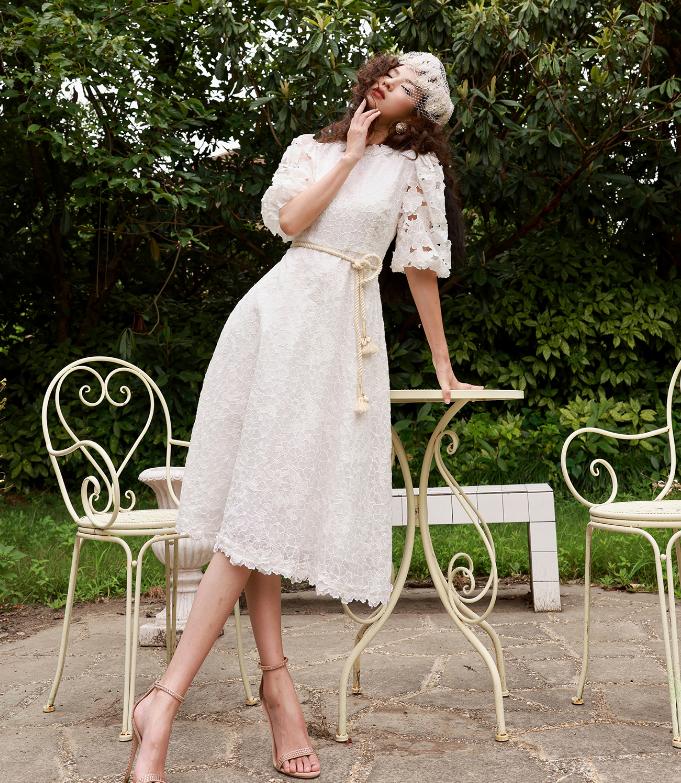 邻居夸我穿的每款连衣裙都好看，嚷嚷着也要去买