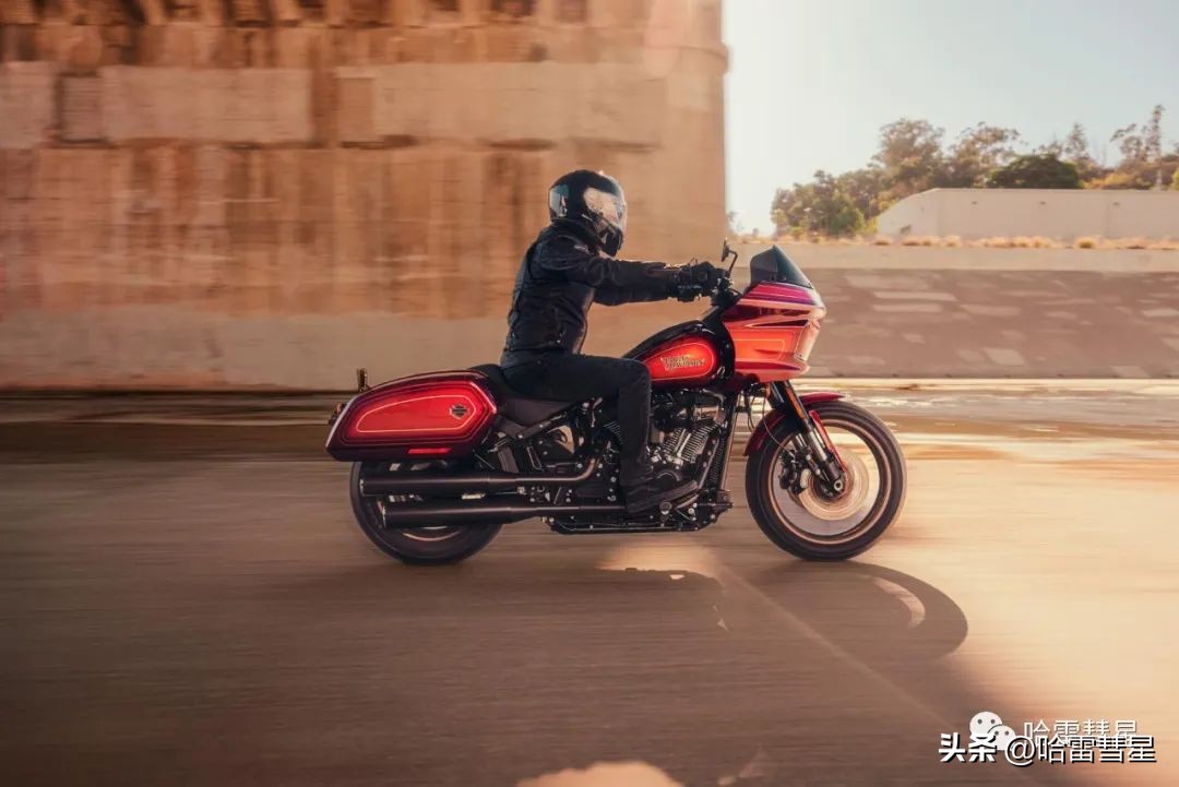 哈雷2024全新路威,2023款哈雷路威st蓝色限量版
