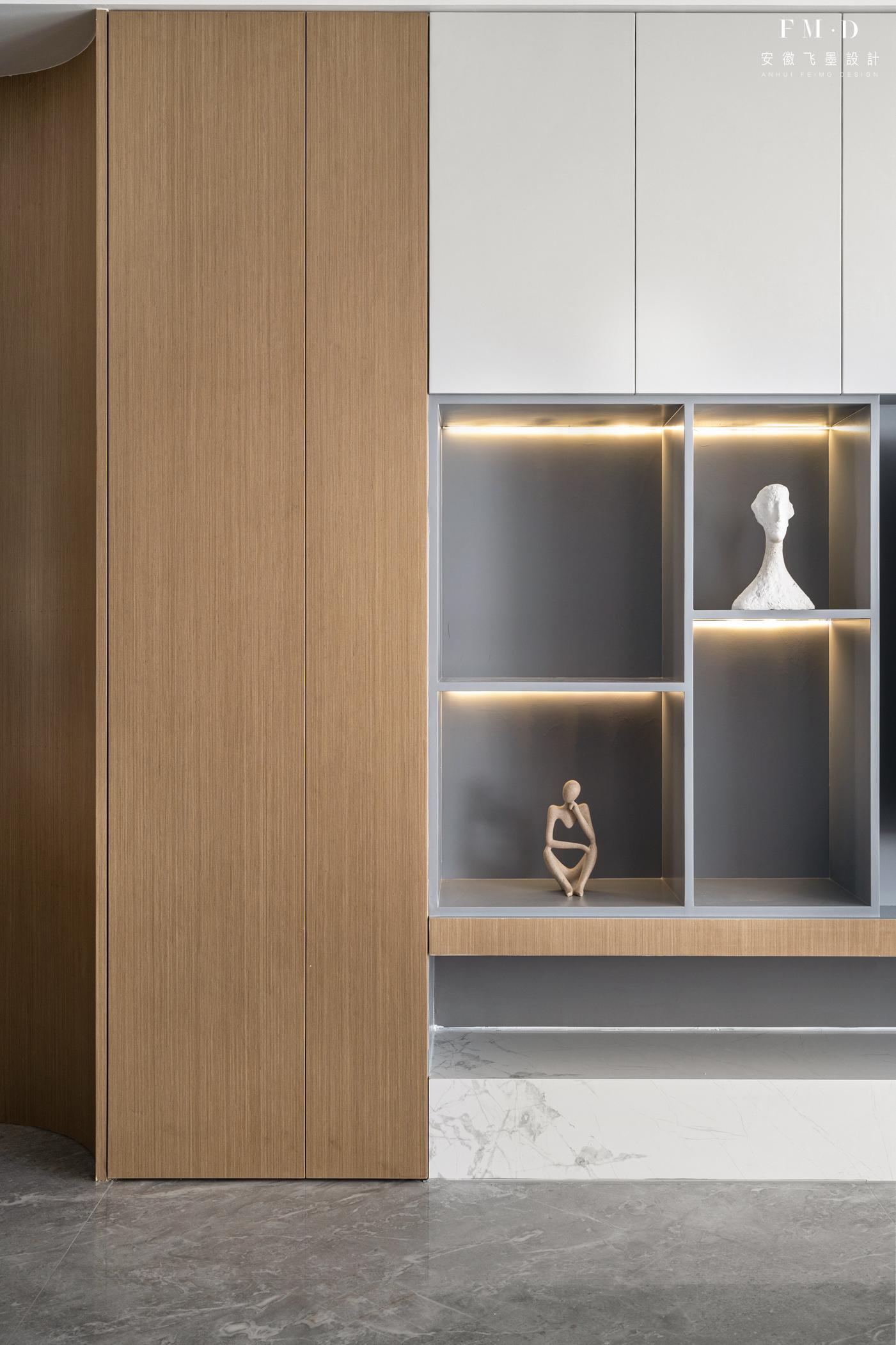 客厅开间2.5米适不适合做满墙,开间宽3.7米满墙做柜子压抑吗