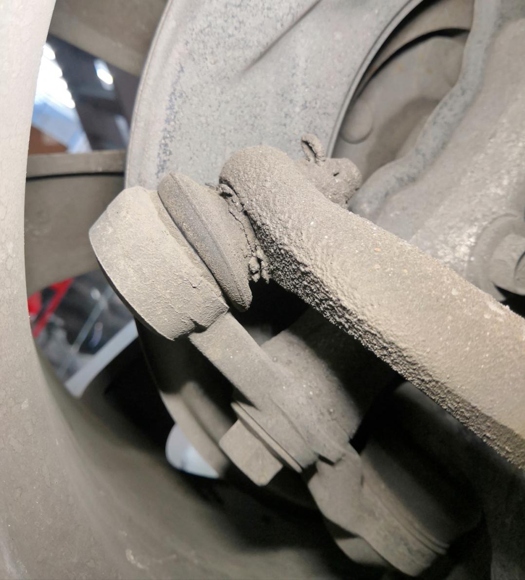 皇冠3.0经典老车翻新复活视频,丰田皇冠13代翻新