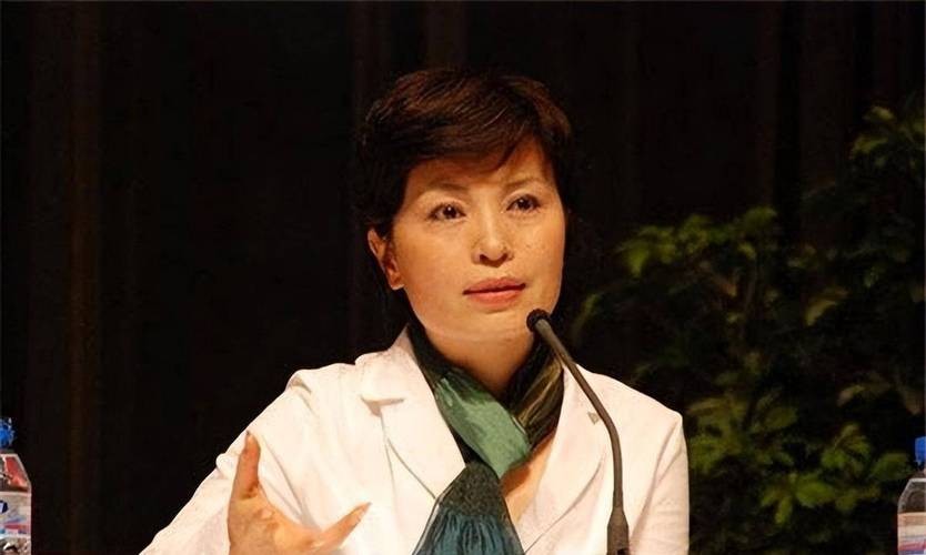 央视主播李瑞英儿子坠楼,央视新闻主播李瑞英怎样了