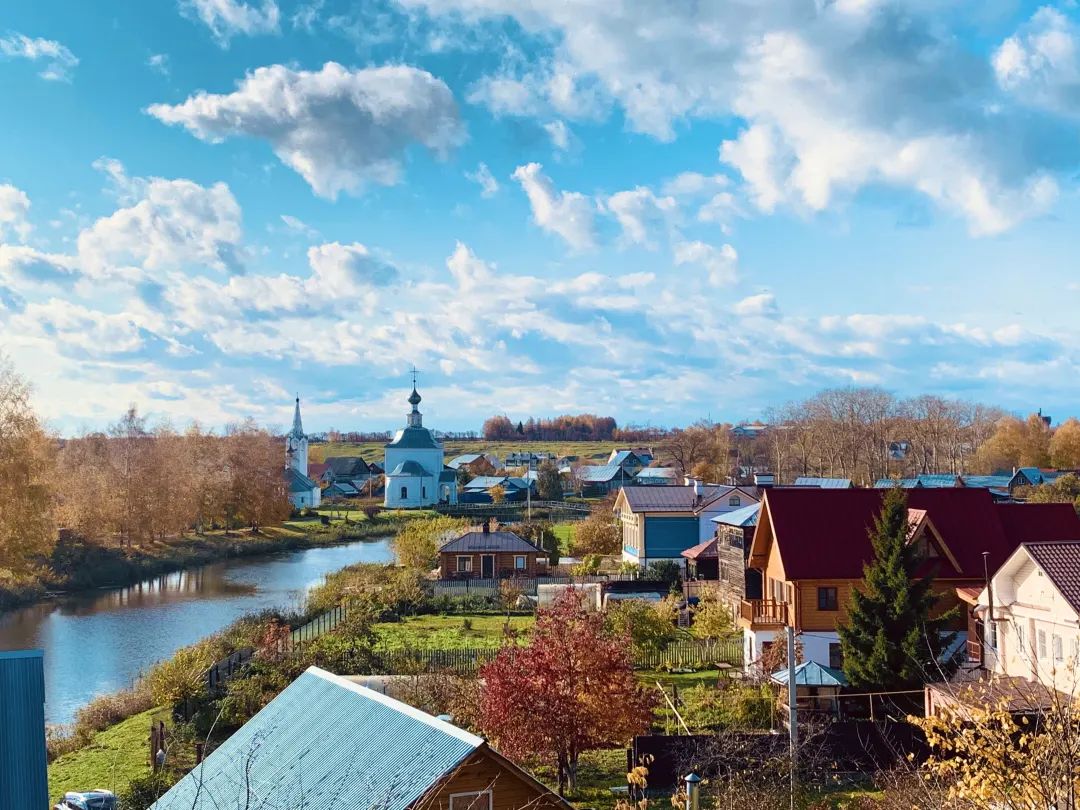 俄罗斯的金秋是几月份,俄罗斯的春天是三月开始的吗