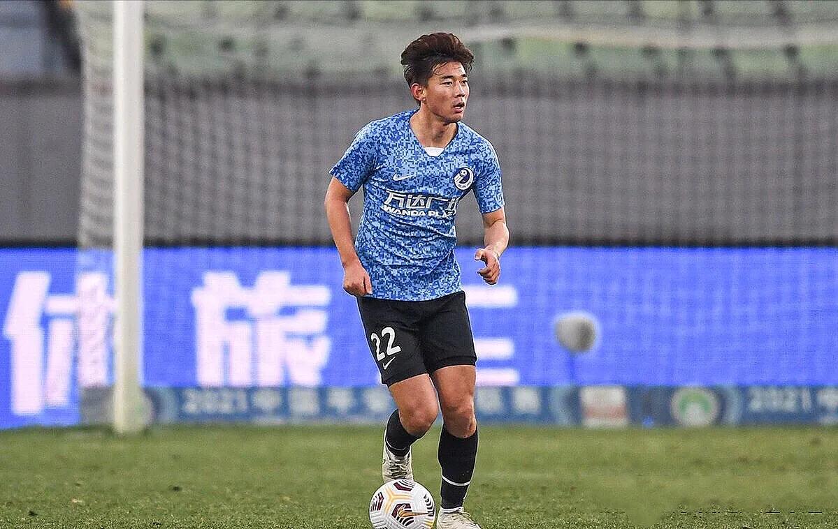 在建设中吆喝，在挣扎中掉级，十问大连足球究竟能走多远……