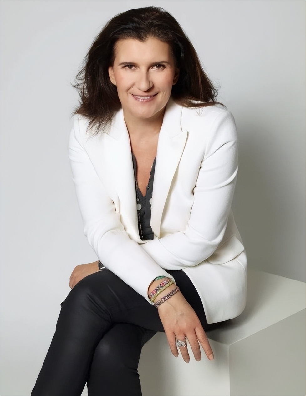 巴黎欧莱雅启动「她守护36计」，让我们守护WǒMEN