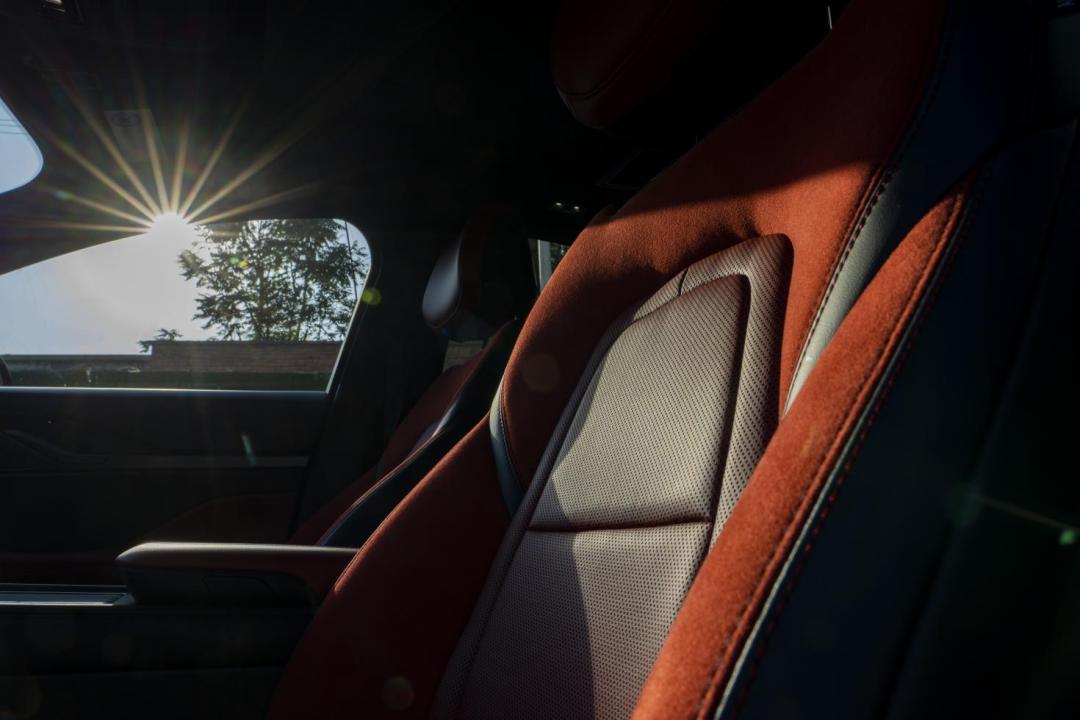 新款林肯z试驾,22款林肯z银色试驾