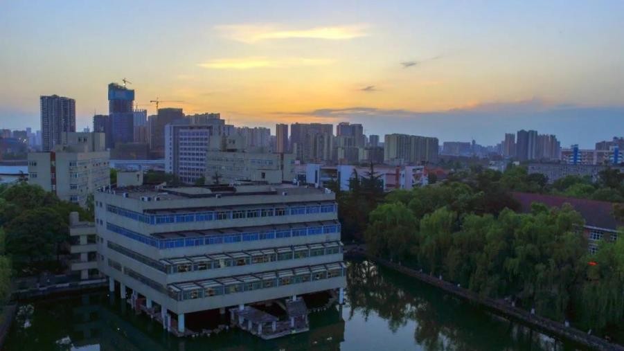 成都风景最美的大学,成都高颜值高校
