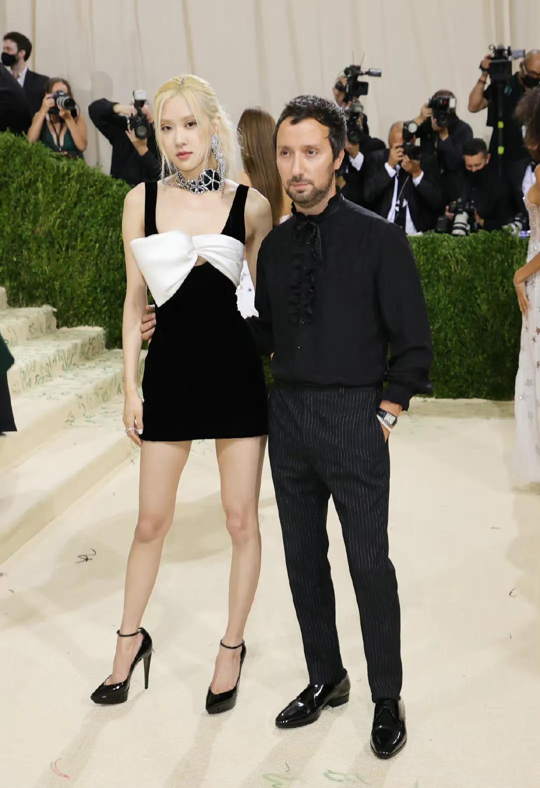 撞衫不可怕谁丑谁尴尬明星,女明星尴尬撞衫十大瞬间