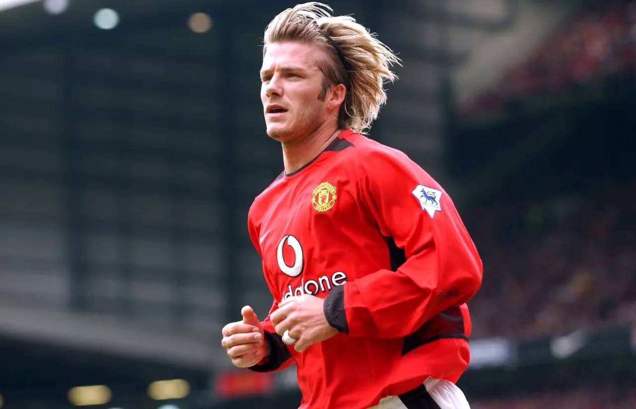 足球历史十大最强球员贝克汉姆,贝克汉姆和内马尔哪个帅