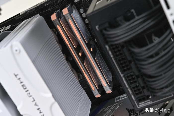 拆解华擎b760m,华擎b760m配合显卡