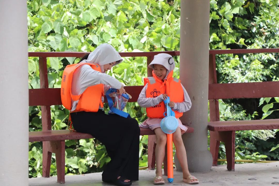 假期余额不多,赶紧来桐梓古夜郎漂流,体验水上的刺激和乐趣!