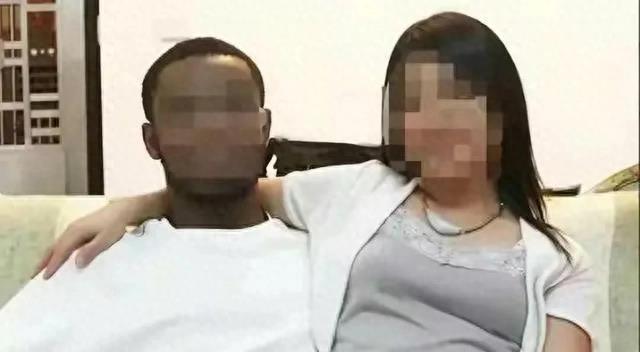 女教师欺骗黑人，说他不能再这么做了！淫秽视频曝光，外国崇拜！