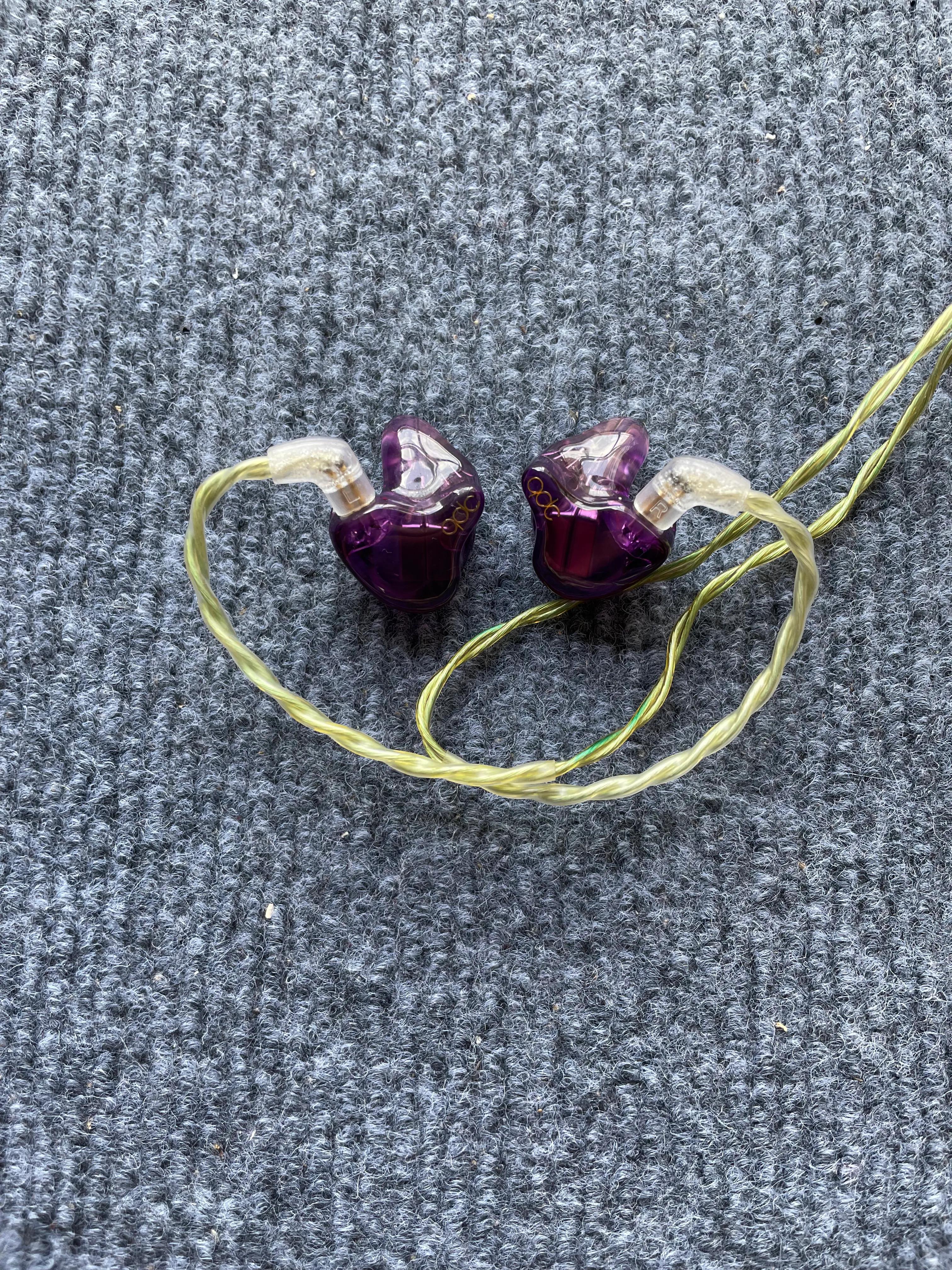 2万多一套随身听，老客户介绍来寄存