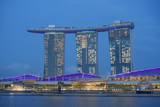 新加坡滨海湾金沙酒店造价多少,新加坡滨海湾金沙酒店白天图片