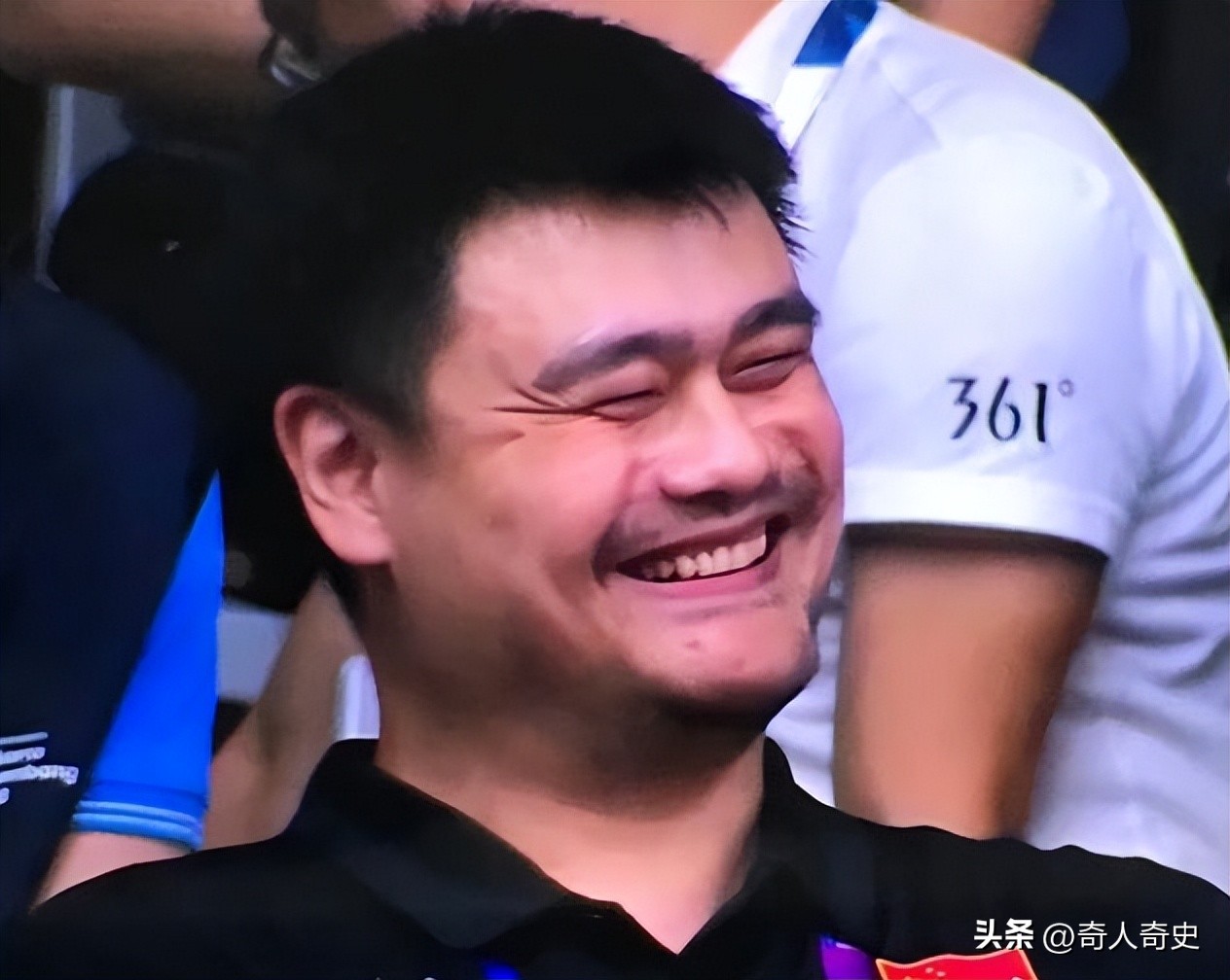 易建联和荆灵婚礼,易建联娶老婆了吗