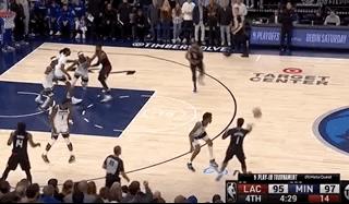 关于一只狗带领一群狼的电影,一只狗带领一群狼