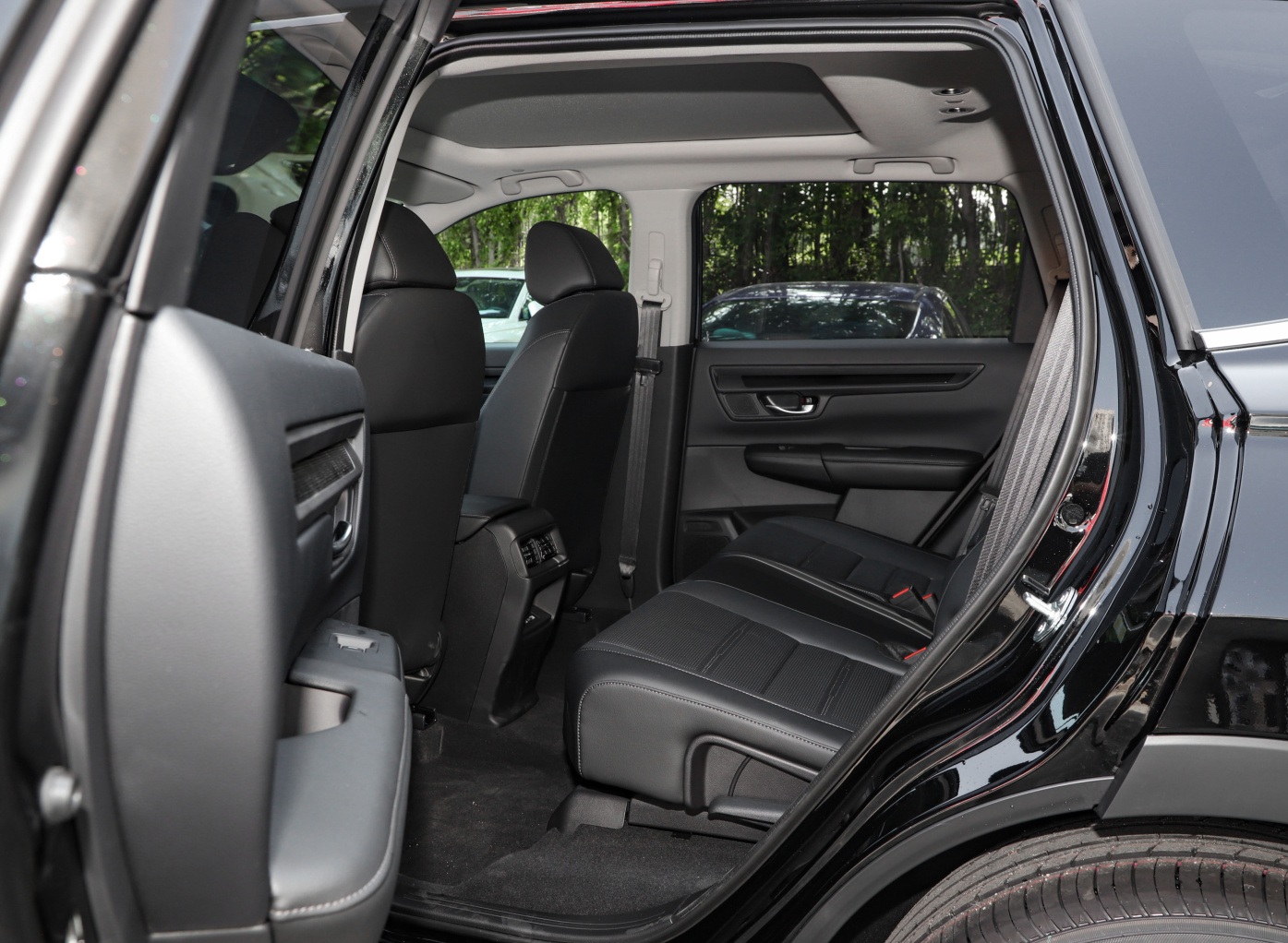 本田crv两驱锋尚版5座自驾,crv两驱锋尚5座10万三年免息