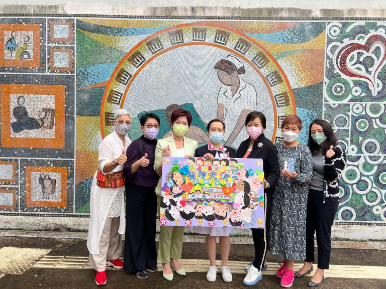 九龙妇女联会举办折爱心行动向前线医护致敬