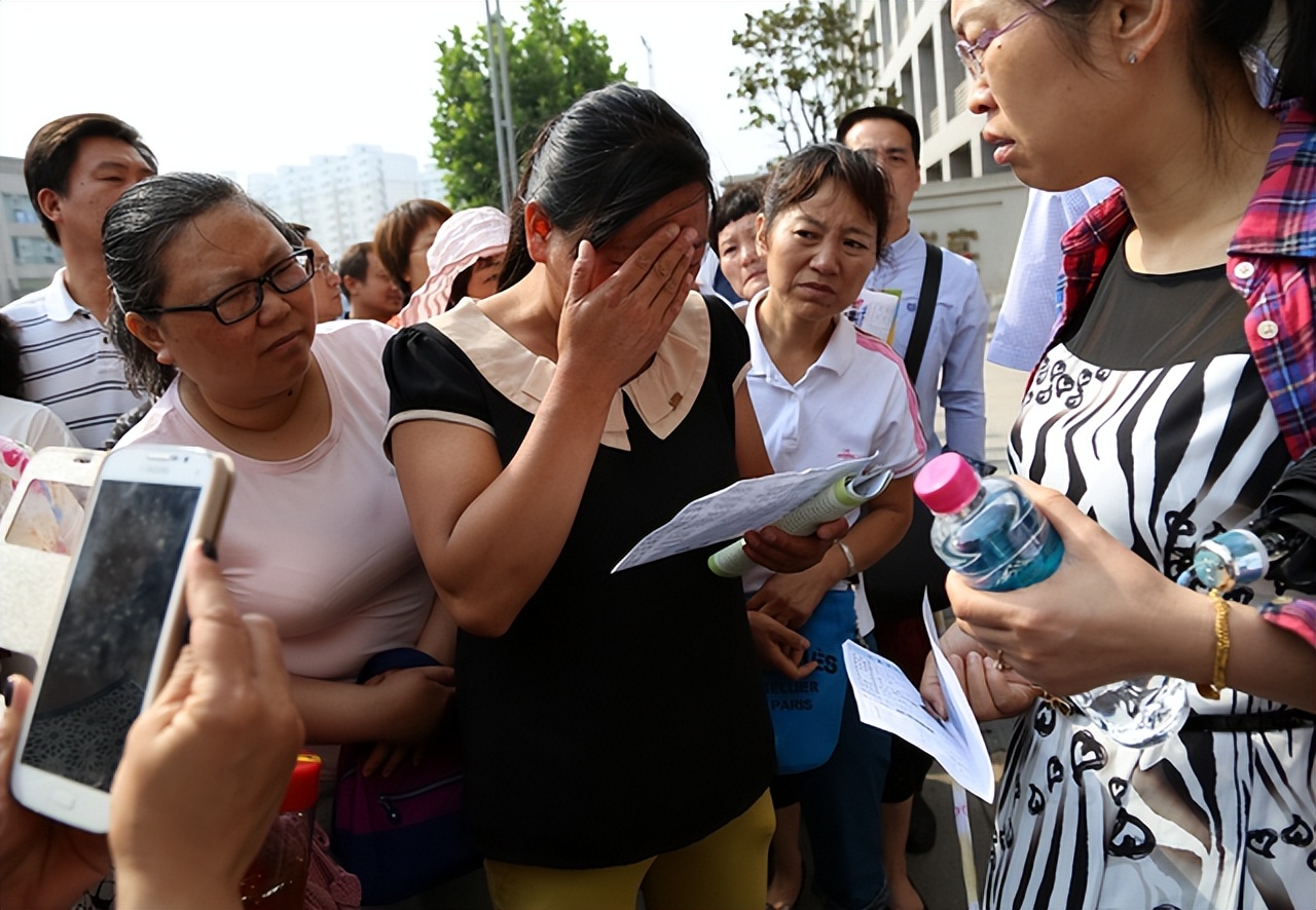 2022高考录取分数线能比往年低吗,2022年各省高考分数线多少