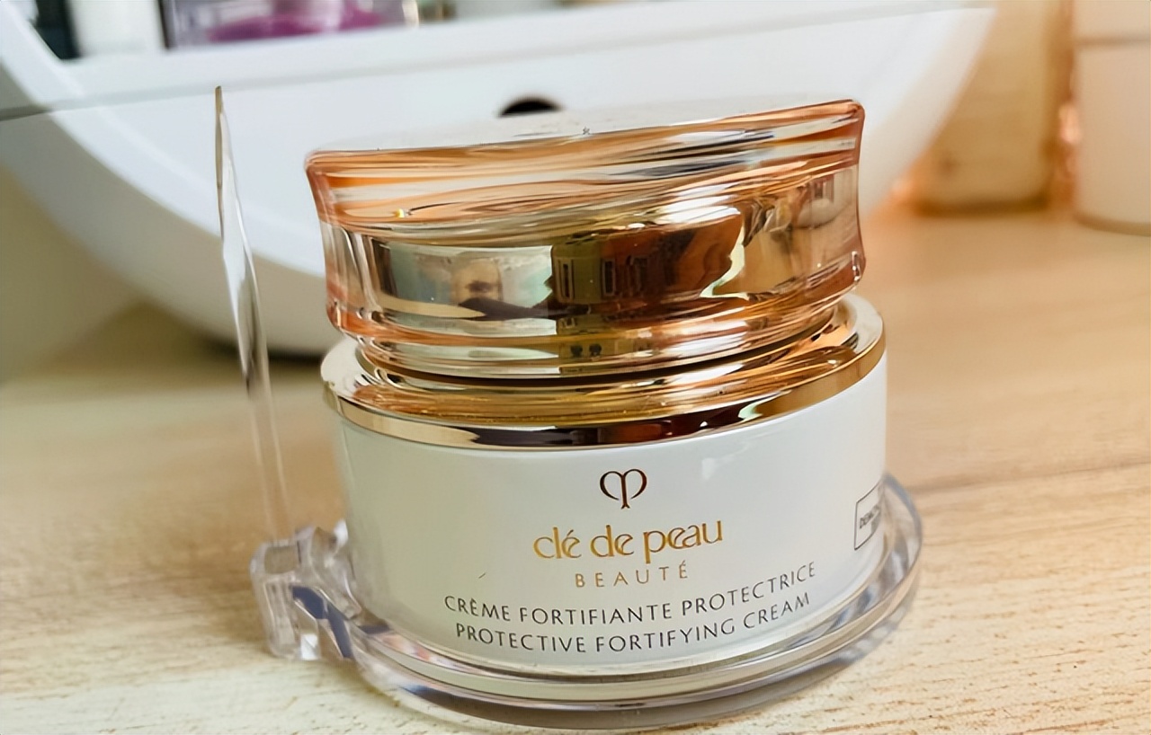 海蓝之谜cpb兰蔻区别,海蓝之谜和cpb水怎么选